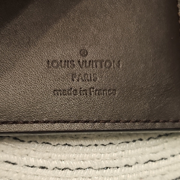 Louis Vuitton Victorine Leather Wallet - Amarante Vernis **Rare Find** - Picture 8 of 14